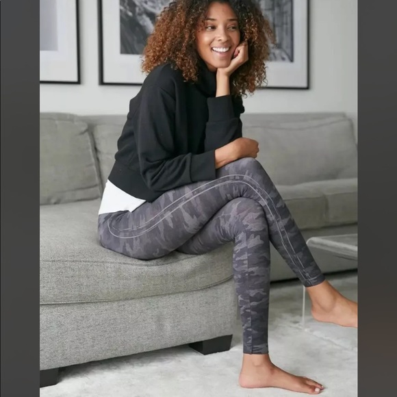 NWT Spanx Look At Me Now Seamless Leggings Heather Camo 1X - Picture 4 of 7